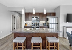 Luxurious Downtown Corner 2bd2bth-City/River-#320