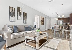 Luxurious Large 2 bed 2 bath Downtown Condo- #302