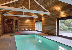 Luxurious Mansion in Stoumont with Indoor Pool
