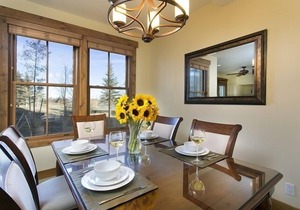 Luxury 2 Bedroom 2.5 Bath Townhome Adjacent to the Snowcreek Golf Course