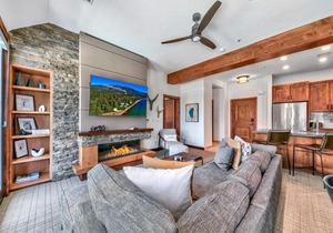 Luxury 2Br Residence steps from Heavenly Village & Gondola condo