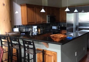 Luxury 4 Bedroom TRUE Ski in/ski out Townhome in Exclusive Taluswood