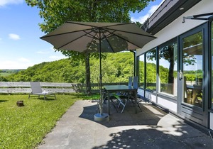 Luxury 4-person bungalow in the holiday park Landal Wirfttal