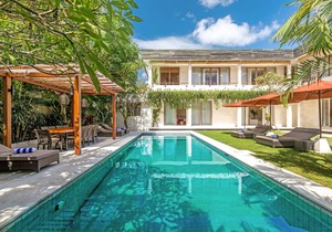Luxury 5 Bedrooms Villa with Private Pool