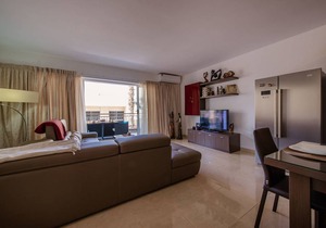 Luxury Apartment Close to the Sea