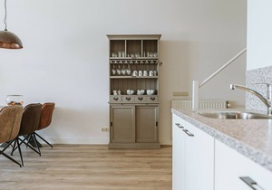 Luxury appartement overlooking the marina for 10 people.