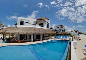 Luxury Beachfront/Oceanfront Villa-Beuatiful Beach,Infinity Pool, Full Staff!