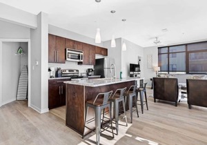 Luxury Downtown 2 bed 2 bath corner unit- #304