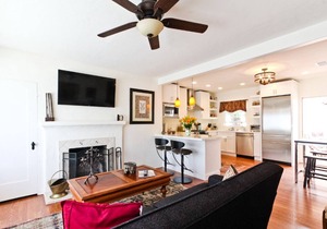 Luxury Downtown 2bd Spanish with Relaxing Spa