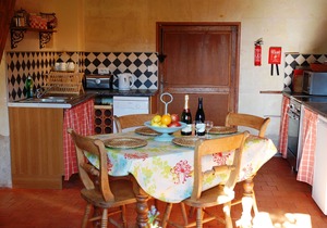 Luxury gites & B&B, near Saumur, in 18thC former wine estate, heated pool
