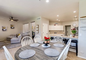 Luxury Golf Community Retreat ~ Putting Green, EV Charger, Pool & Hot Tub