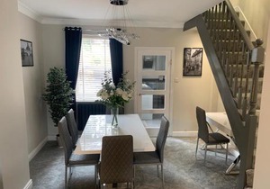 Luxury House, central Stamford with parking