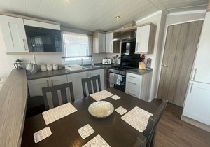 Luxury lakeside Caravan at Tattershall Lakes award winning site with a hot tub, private Fishing Peg