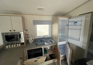 Luxury lakeside Caravan on the award winning Tattershall Lakes with Hot Tub, private Fishing Peg