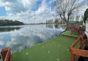 Luxury lakeside Caravan on the award winning Tattershall Lakes with Hot Tub, private Fishing Peg