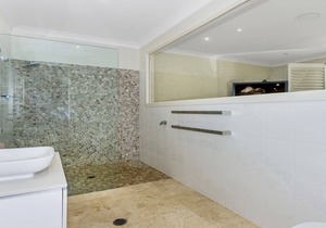 LUXURY ON PEARL - PEARL BEACH