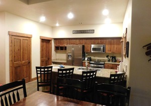 Luxury Ski In, Gondola Out Mountain Thunder retreat. Perfect location in Breck