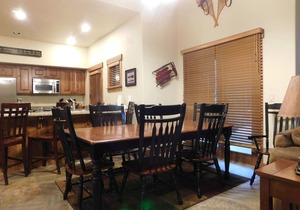 Luxury Ski In, Gondola Out Mountain Thunder retreat. Perfect location in Breck