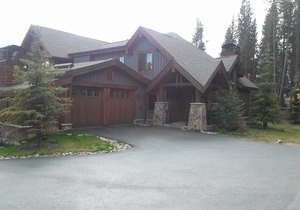 Luxury Ski In, Gondola Out Mountain Thunder retreat. Perfect location in Breck