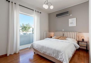 Luxury & Spacious 3 bdrm apt in Glyfada center
