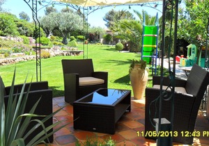 Luxury studio in villa with heated pool, air-conditioning, sleeps 2