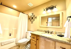 Luxury Suite-Two Bedroom#9-Free Breakfast