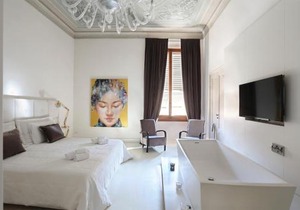 LUXURY suite with amazing Terrace in Florence-hosted by Sweetstay