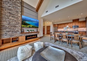 Luxury Three Bedroom Residence Steps From Heavenly Village Condo
