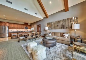 Luxury Three Bedroom Residence Steps From Heavenly Village Condo