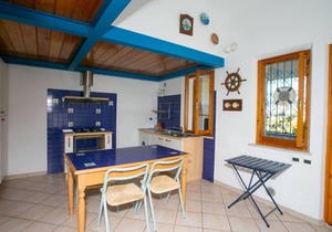 M025 - Marcelli, three-room apartment with terrace 200 meters from the sea