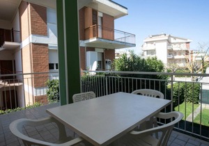 M027 - Marcelli, three-room apartment with terrace 150 meters from the sea