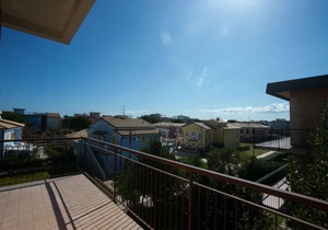 M046 - Marcelli, three-room apartment with terrace 150 meters from the sea