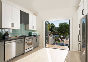 Magical Downtown Oasis with Deck, Pergola, AC - 3 min to State St ● Pet Friendly