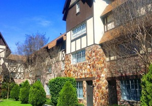 Magical Retreat! 4 Units Close to Disneyland | Free Disney Shuttle + Pool