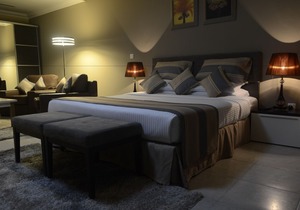 Magnum Hotel & Suites West Bay