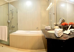 Magnum Hotel & Suites West Bay