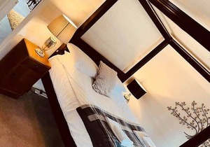 Magpie 1 Hot Tub HuntersMoon-Warminster-Bath-Wiltshire