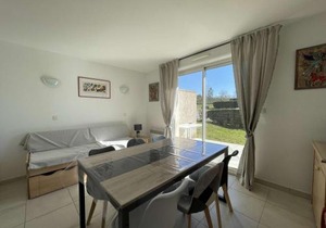 Maison Duplex avec Terrasse, 2 Chambres, Piscines et Parking - FR-1-382-19