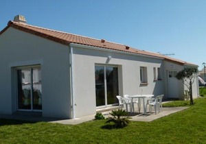 Maison Familiale à Longeville-sur-Mer, Proche Plage et Commerces, Terrasse et Jardin Clôturé - FR-1-336-78
