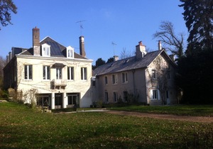 Maison l'Amérique welcome you to one of their room. Dogs are also welcomed