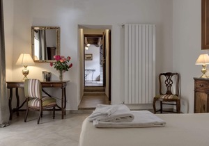 Malvasia-standard room for 2 in the main village