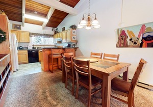Mammoth Estates 223 Lovely Mountain condo with Wood Burning Fireplace in Prime location by RedAwning