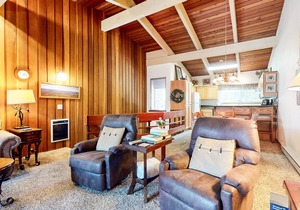 Mammoth Estates 223 Lovely Mountain condo with Wood Burning Fireplace in Prime location by RedAwning