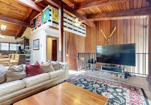 Mammoth Estates 229 Spacious Pet-friendly Mountain Modern Condo with Private Washer Dryer by RedAwning