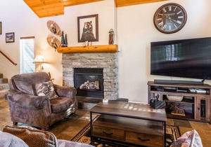 Mammoth Gateway Village #11 - Highly Updated Townhome - 3 Bed + Loft, Sleeps 8