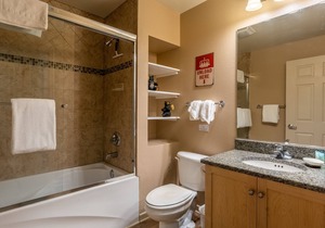 Mammoth Green #105 - Nearly Ski-in Ski-Out Updated 2 Bedroom 2 Bath, Sleeps 6