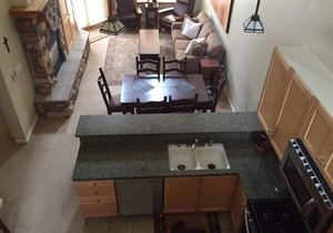 Mammoth Green, near Eagle Lodge/Chair 15; 3 BR, pets ok