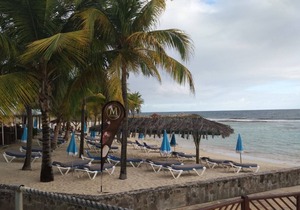 MARCO-POLO on the beach in the heart of MANGANAO