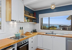 Marengo Beach House - Superb views, walk to beach