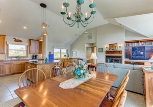 Margaritaville | 835 ft from the beach | Dog Friendly, Hot Tub | Corolla
